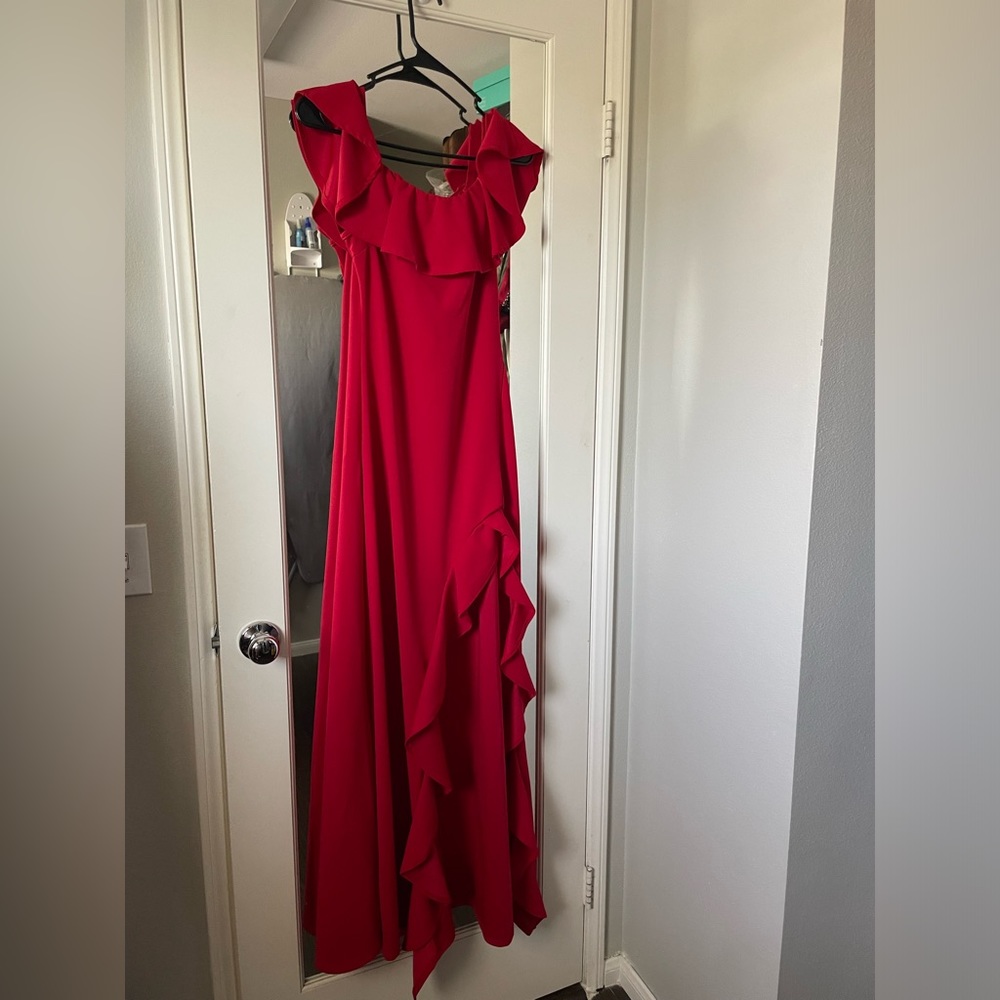 M Red off the shoulder maxi dress with a slit